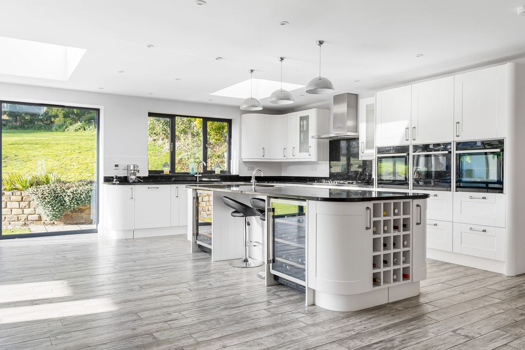 Property photo 3 of 49 Kitchen