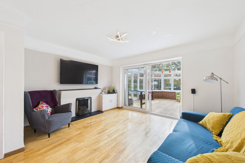 Property photo 3 of 33