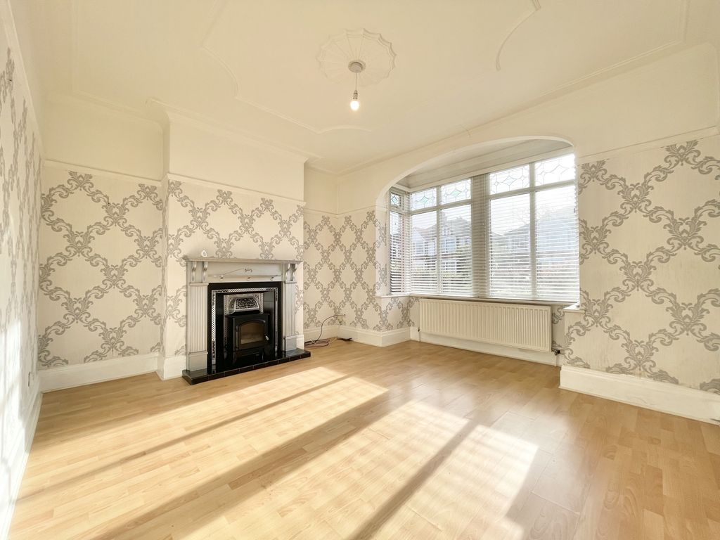 Property photo 2 of 23