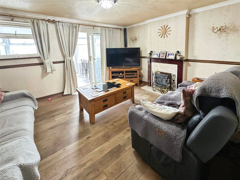 Property photo 2 of 16 Picture No. 01