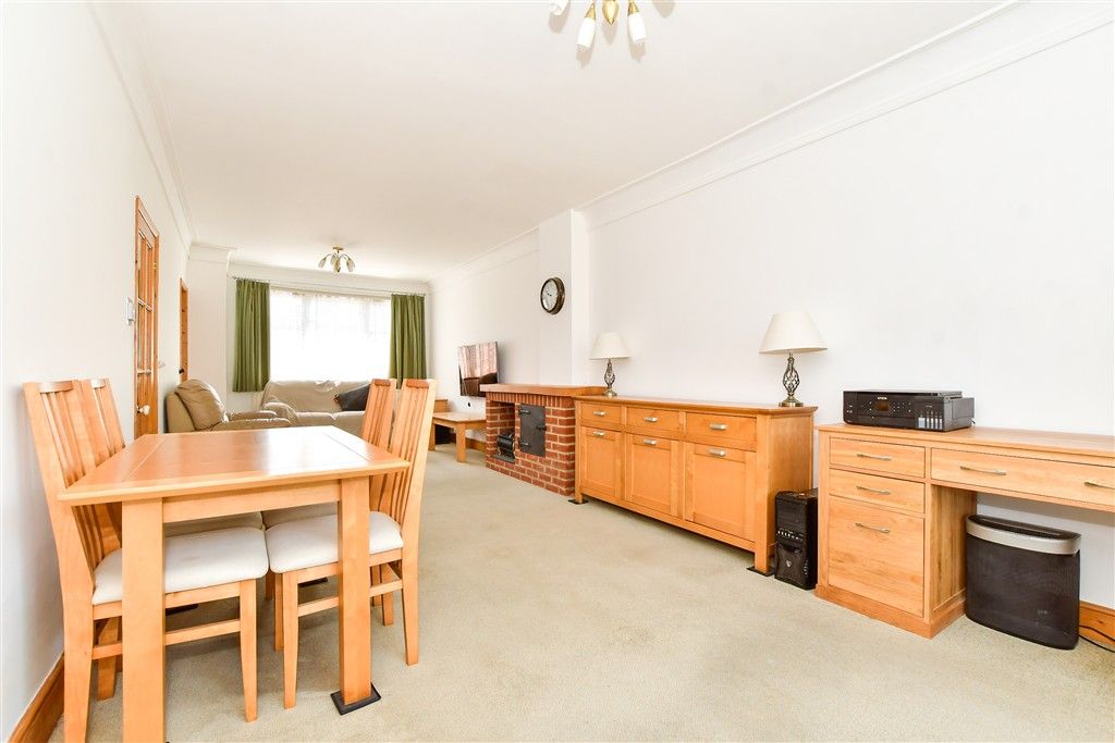 Property photo 3 of 21 Lounge/Diner