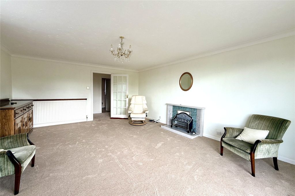 Property photo 2 of 15 Picture No. 28