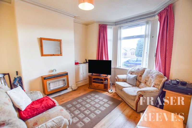 Property photo 2 of 15 Bay-Fronted Living Room