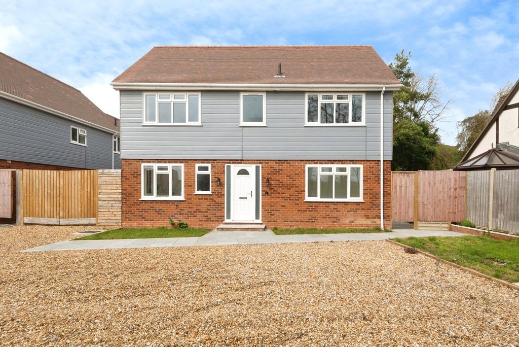 Property photo 1 of 9 External Front