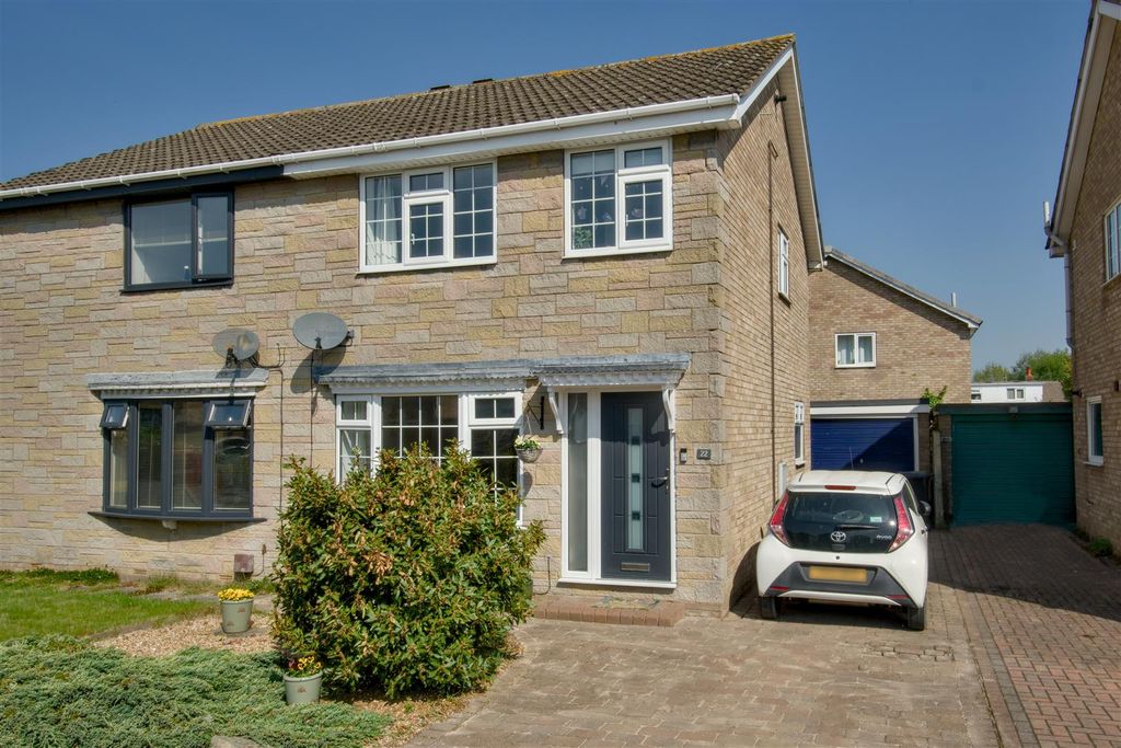 Property photo 1 of 16 External