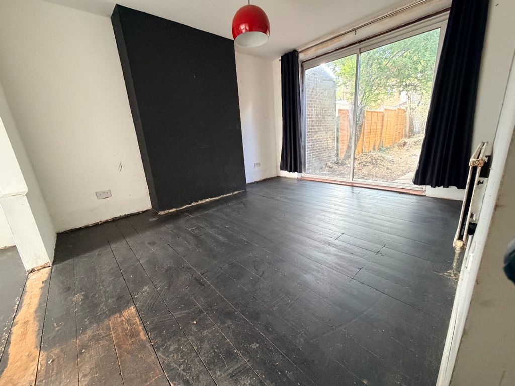 Property photo 2 of 10 5439253