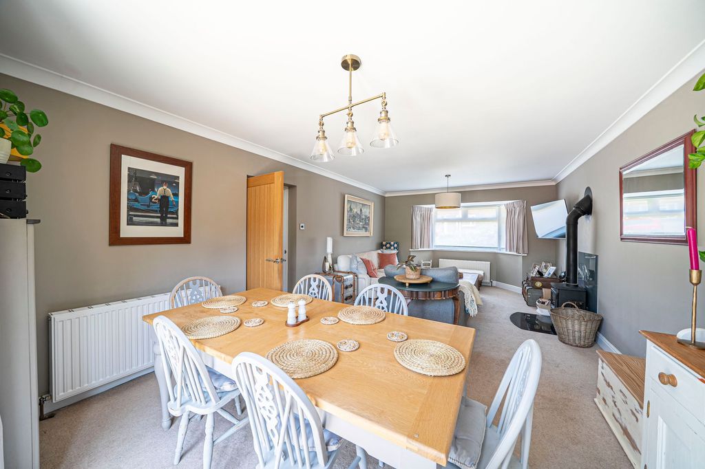 Property photo 2 of 42 Living/Dining Room