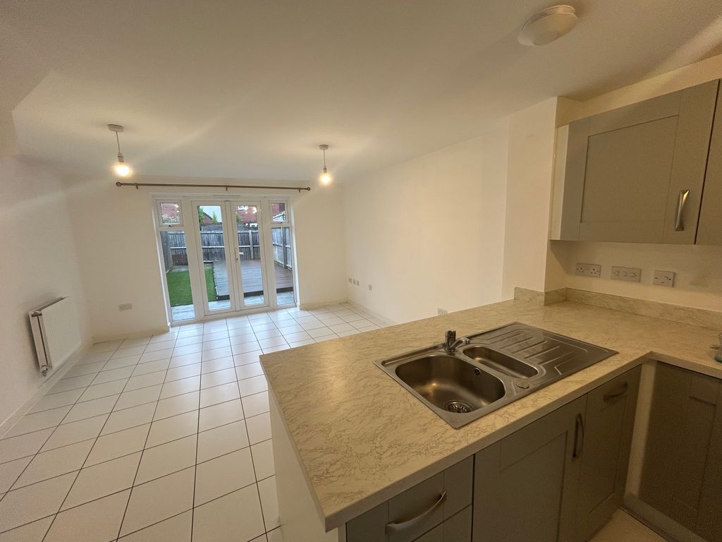 Property photo 3 of 10 Living Room