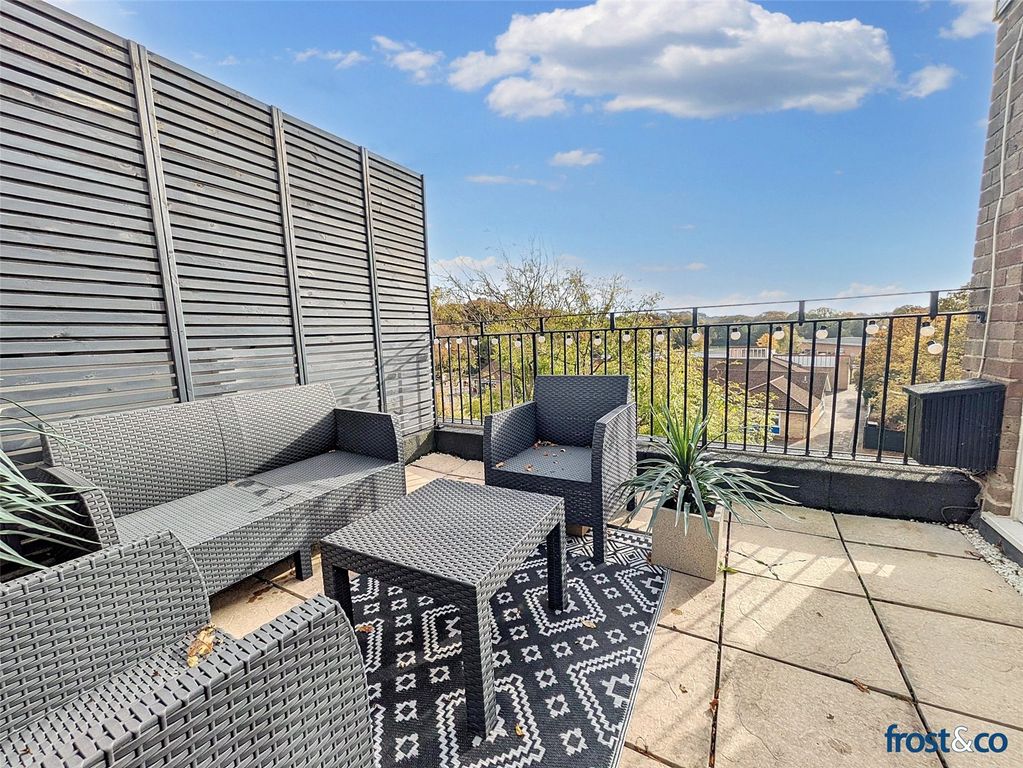 Property photo 1 of 13 Balcony