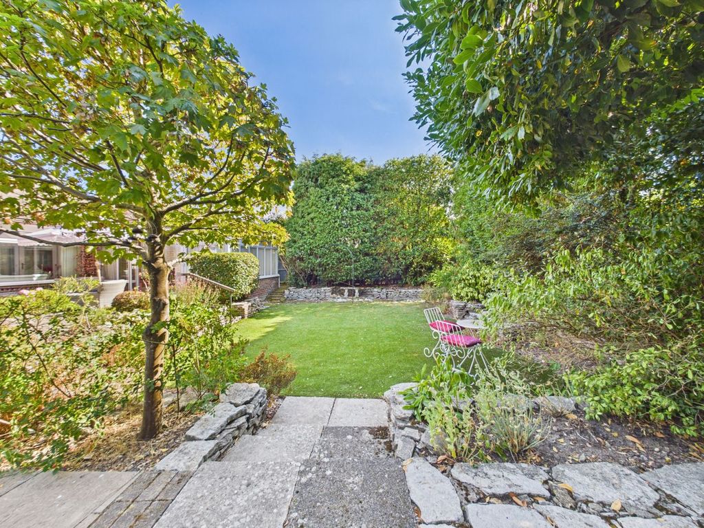 Property photo 2 of 24