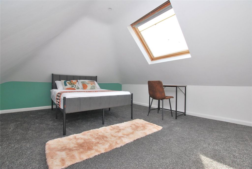 Property photo 2 of 8 Picture No. 05