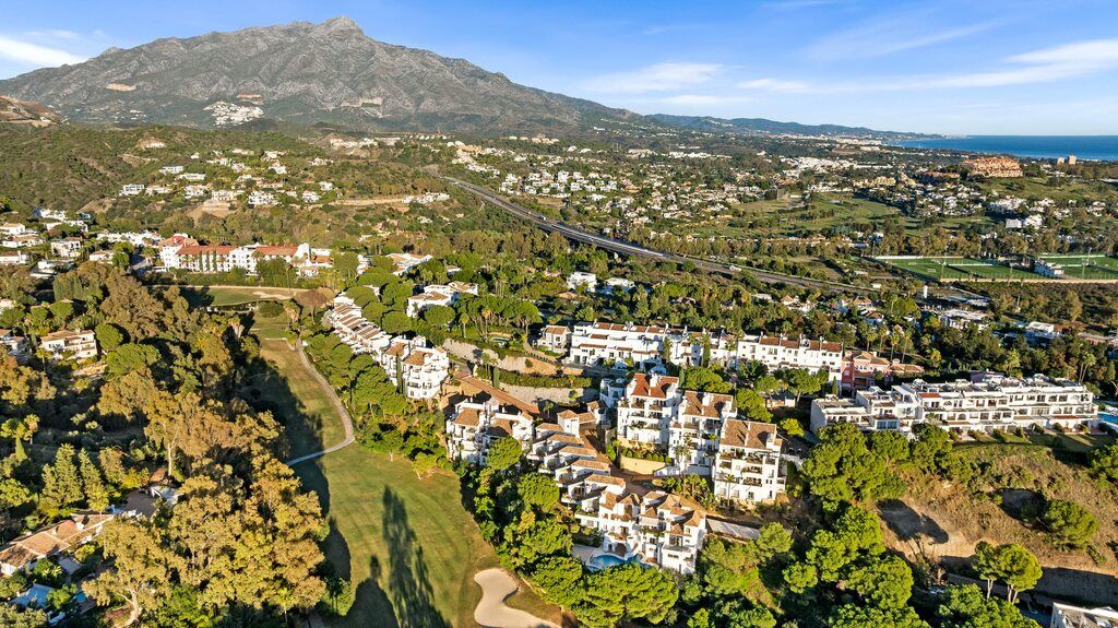 Property photo 1 of 29 Benahavis Apartment Esmara412 1