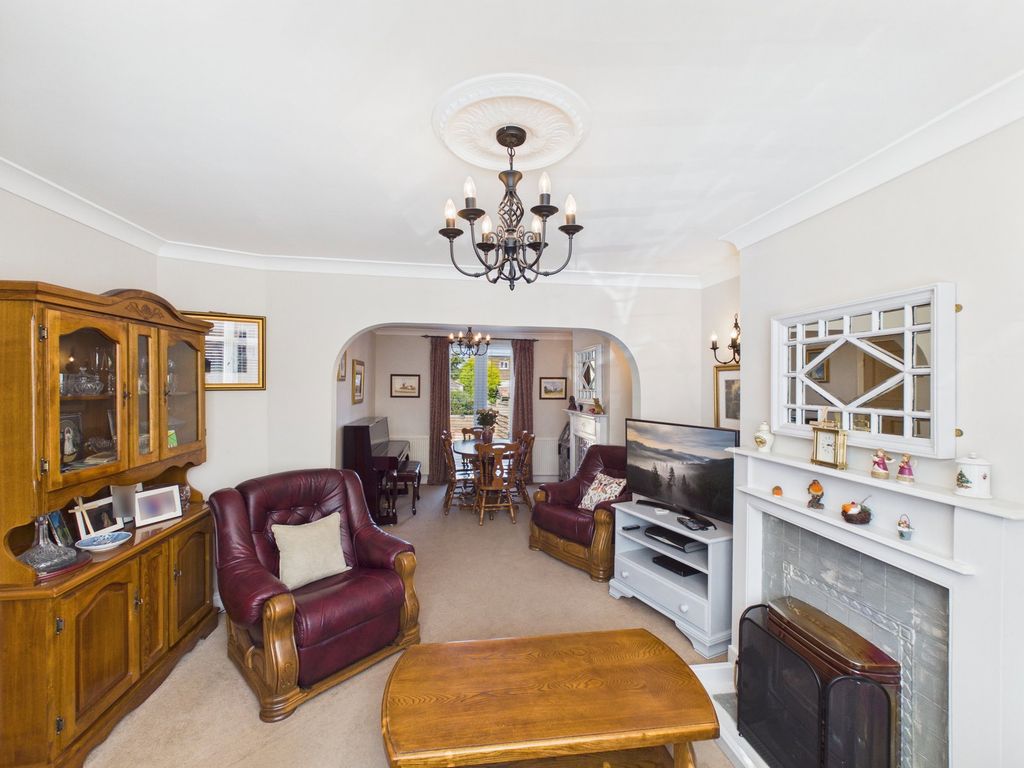 Property photo 2 of 22