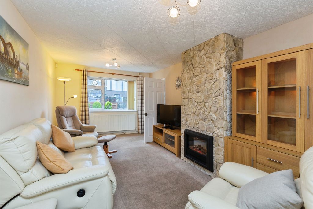 Property photo 2 of 25