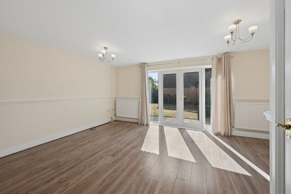 Property photo 3 of 12 5443513