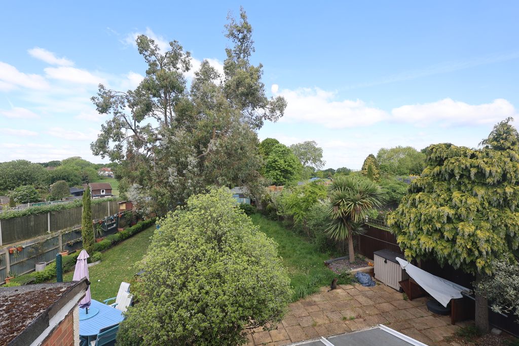 Property photo 2 of 30