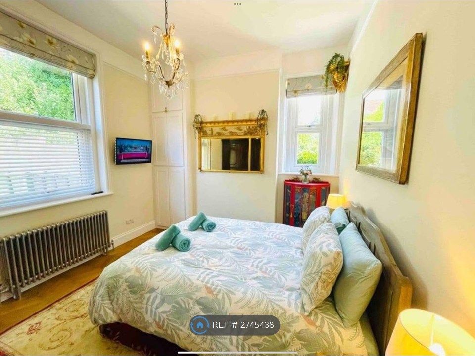 Property photo 3 of 8 Bedroom !