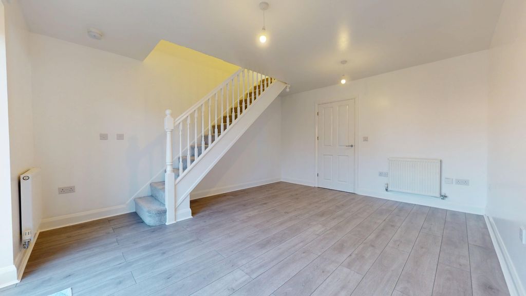 Property photo 3 of 15 4634803