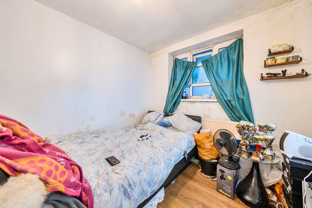 Property photo 3 of 14 Bedroom