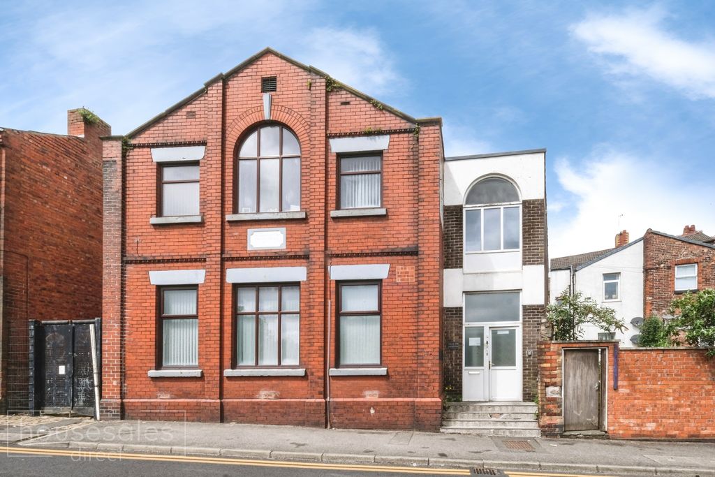 Property photo 1 of 30