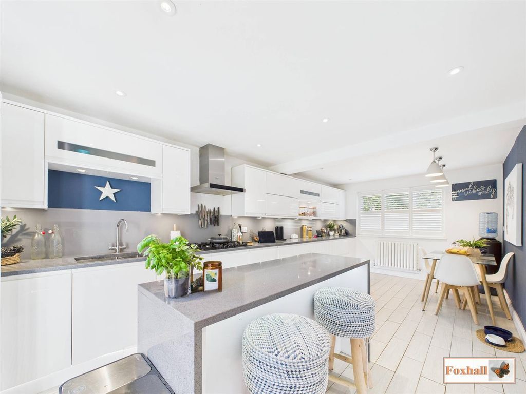 Property photo 1 of 20 Kitchen