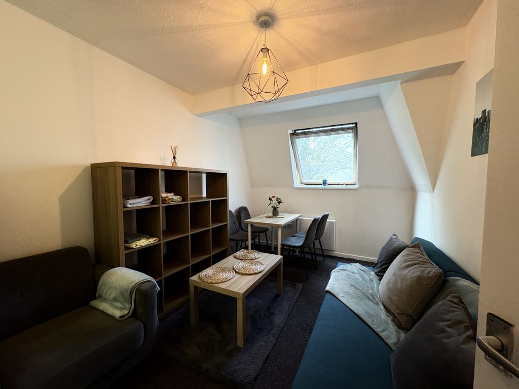 Property photo 3 of 10 Gallery