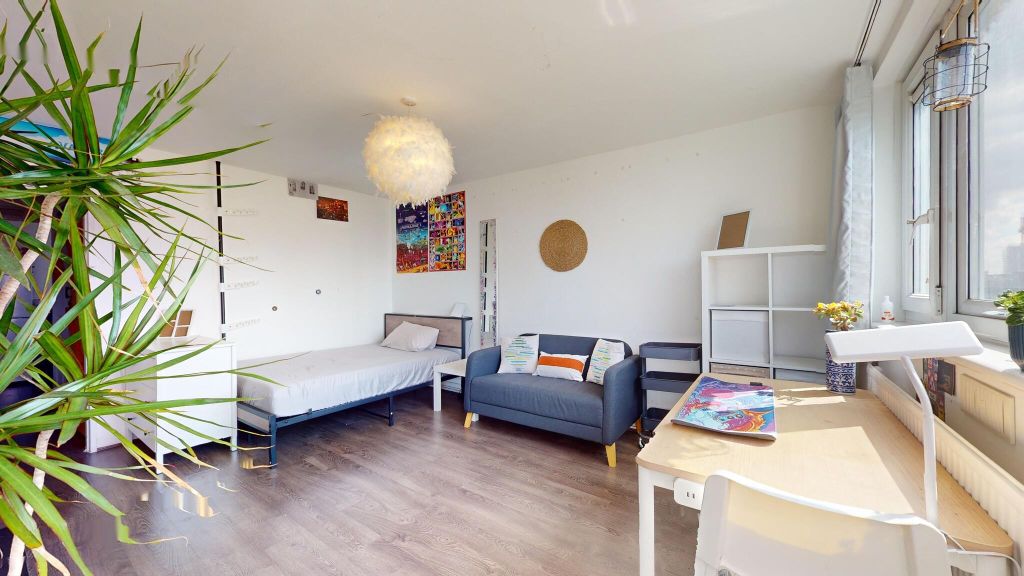 Property photo 3 of 18