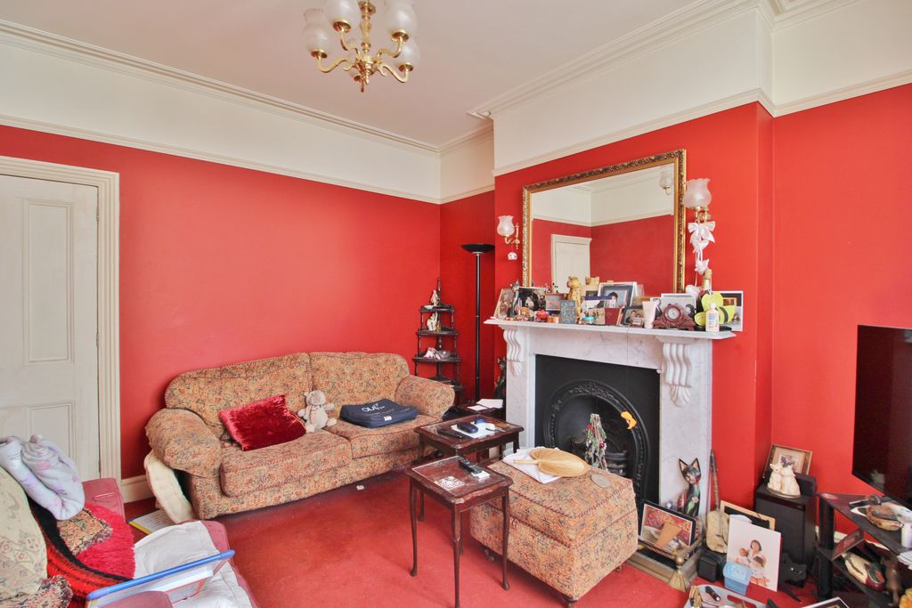 Property photo 2 of 14
