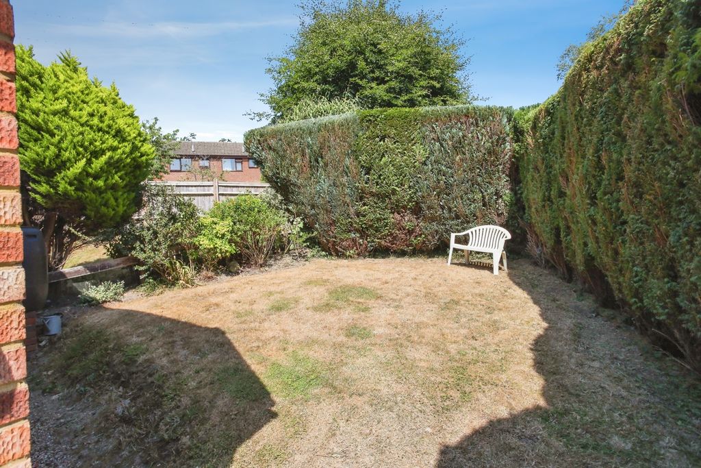 Property photo 3 of 10 Private Garden