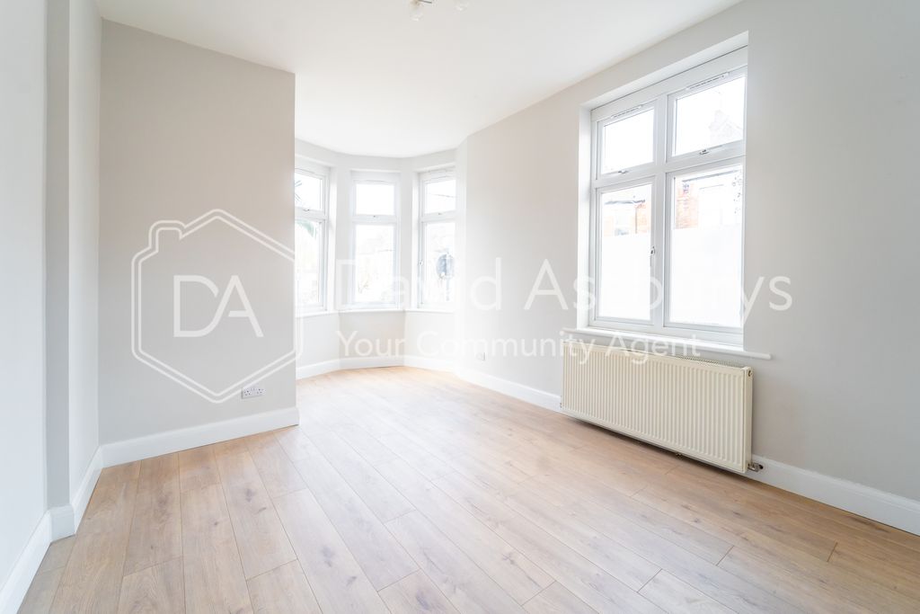 Property photo 2 of 12 Ndb01015-Edit