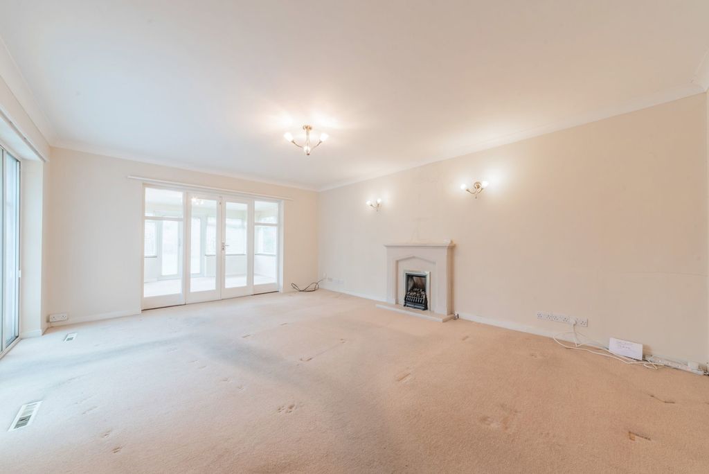 Property photo 2 of 54