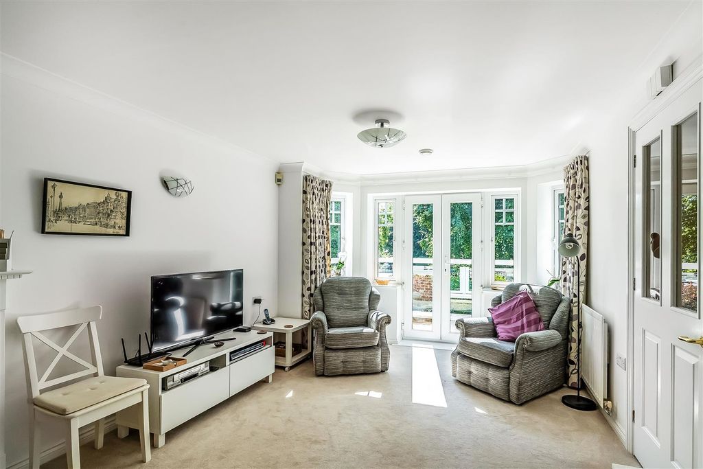 Property photo 3 of 13 15-Harroway-Manor-8.Jpg