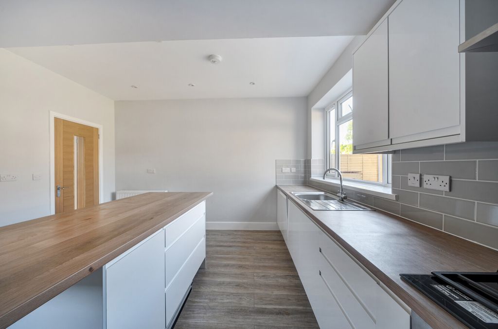 Additional image 10 of 5 bed semi-detached house for saleKellett Road, Upper Shirley, Southampton, Hampshire SO15