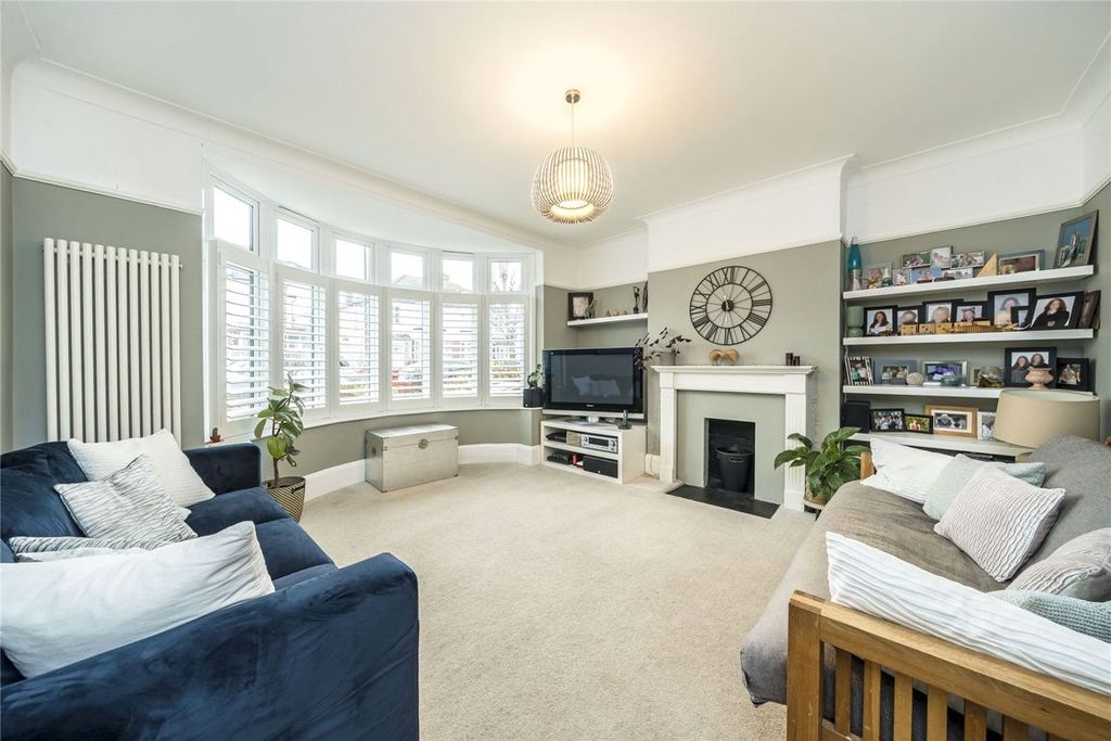 Property photo 2 of 9