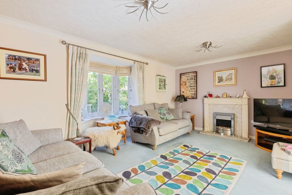 Property photo 3 of 22 Pbox-Img.Jpg