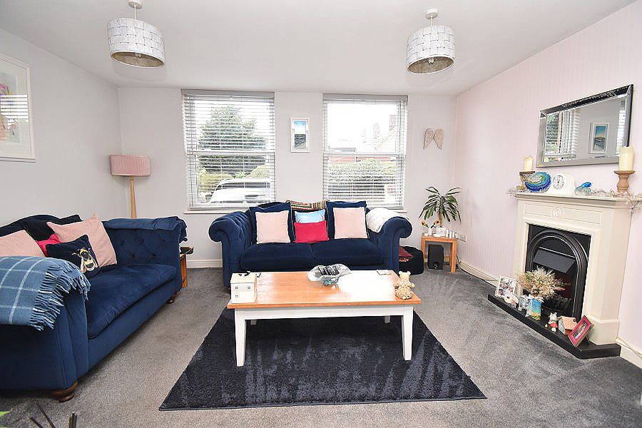 Property photo 3 of 17