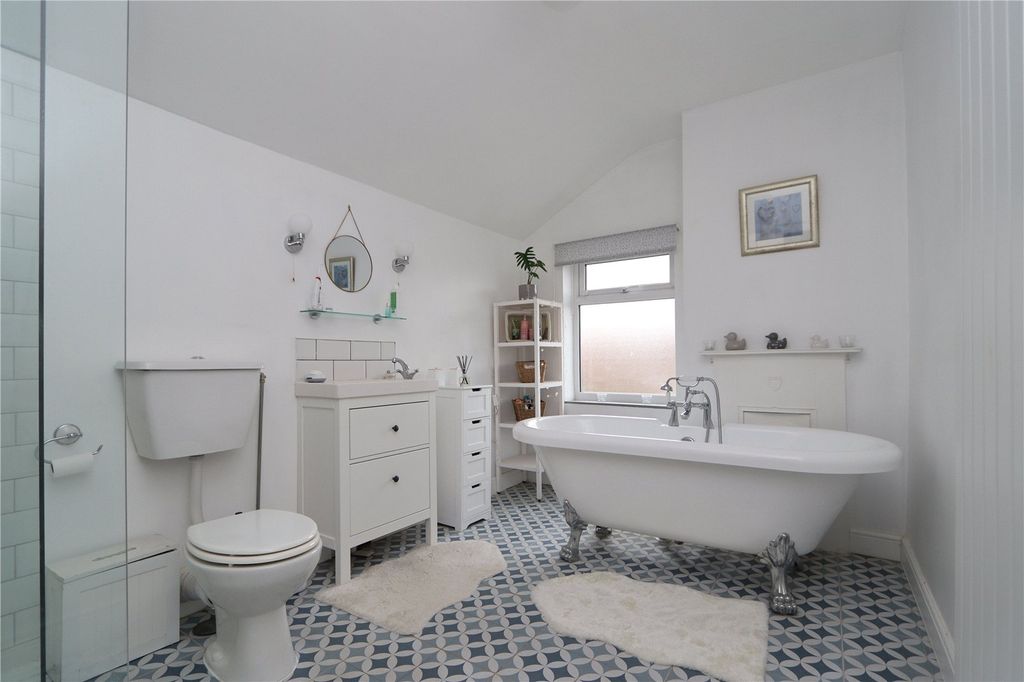 Property photo 2 of 19 Picture No. 03