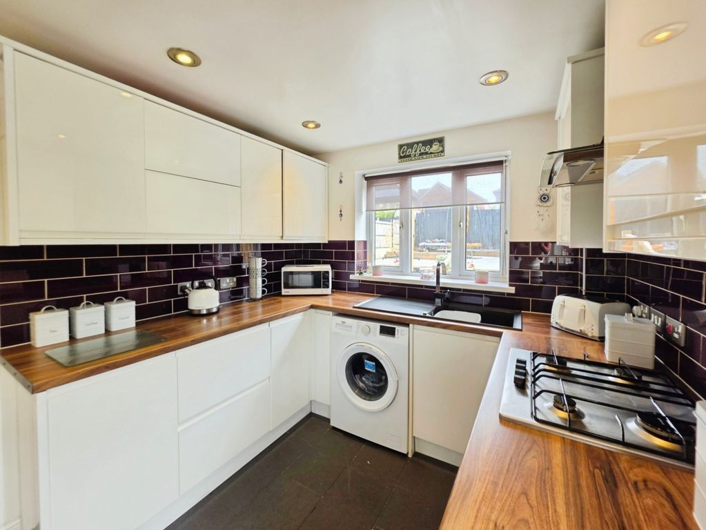 Property photo 3 of 28 Pbox-Img.Jpg