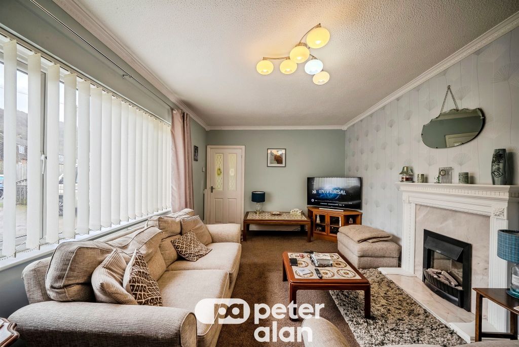 Property photo 3 of 25