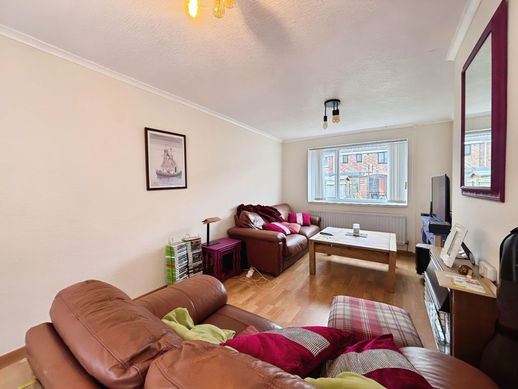 Property photo 2 of 14 4435031