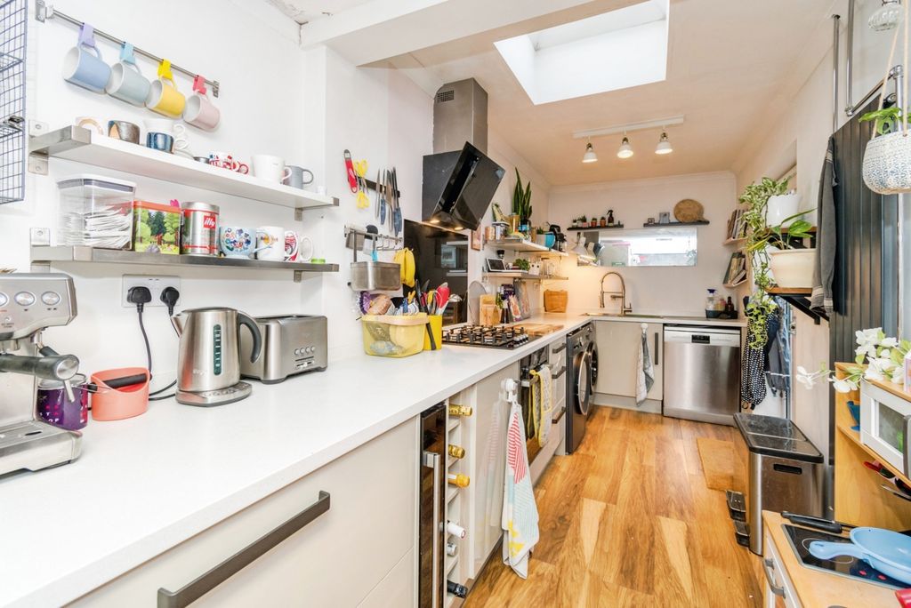 Property photo 3 of 17 Pbox-Img.Jpg