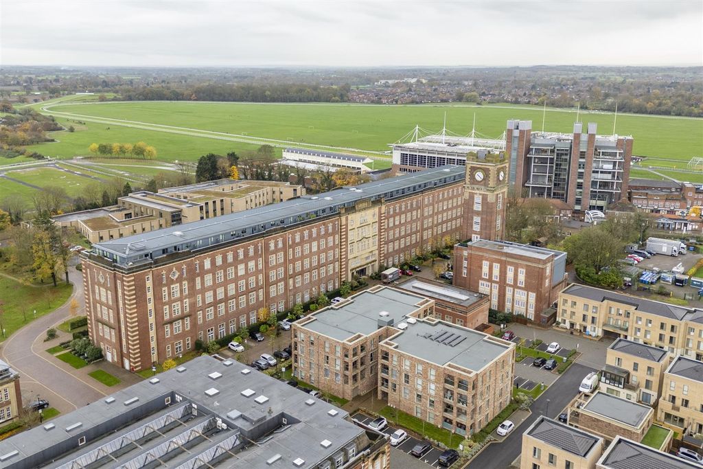 Property photo 2 of 21 104_The_Residence__7.Jpg