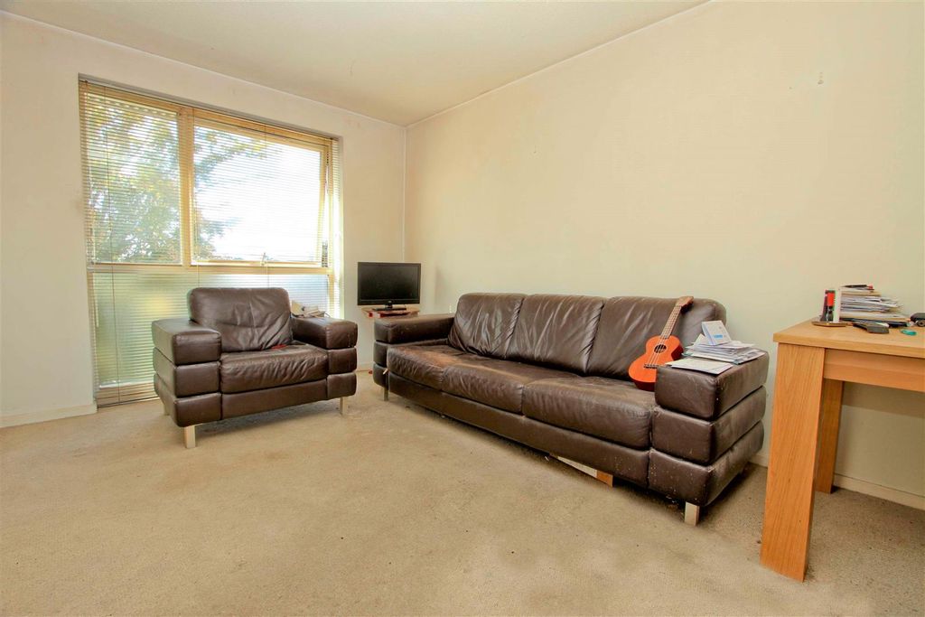 Property photo 2 of 7 Living Room.Jpg