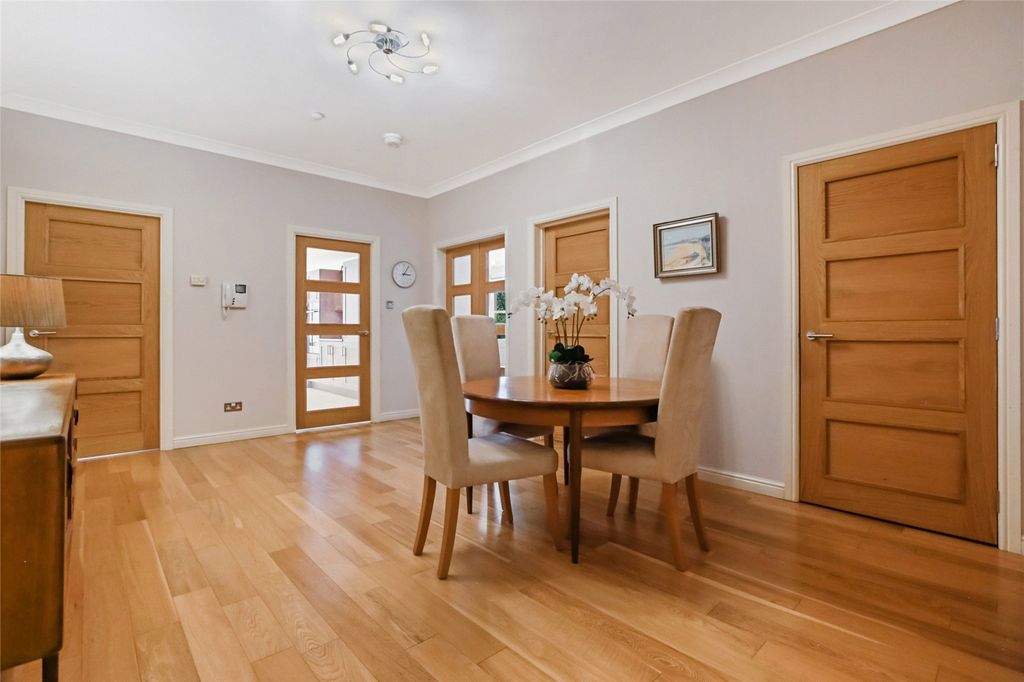 Property photo 2 of 24 Picture No. 03