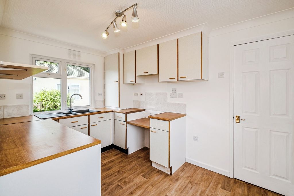 Property photo 3 of 20 Pbox-Img.Jpg