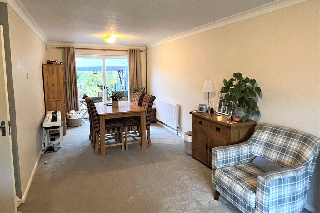 Property photo 2 of 9 Picture No. 18