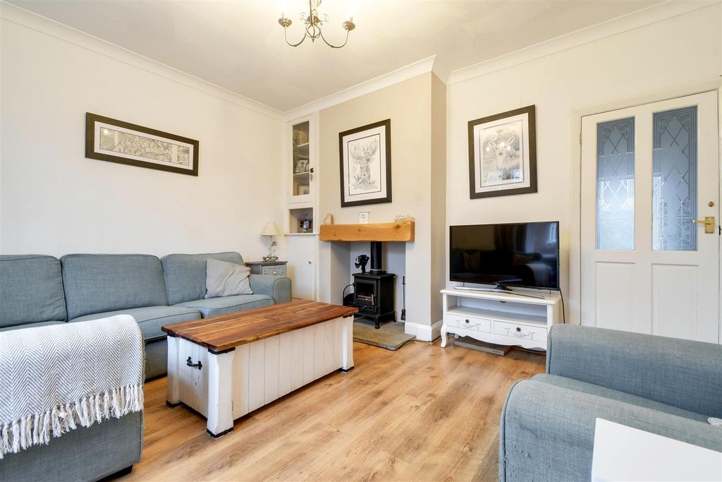 Property photo 2 of 30 Lounge