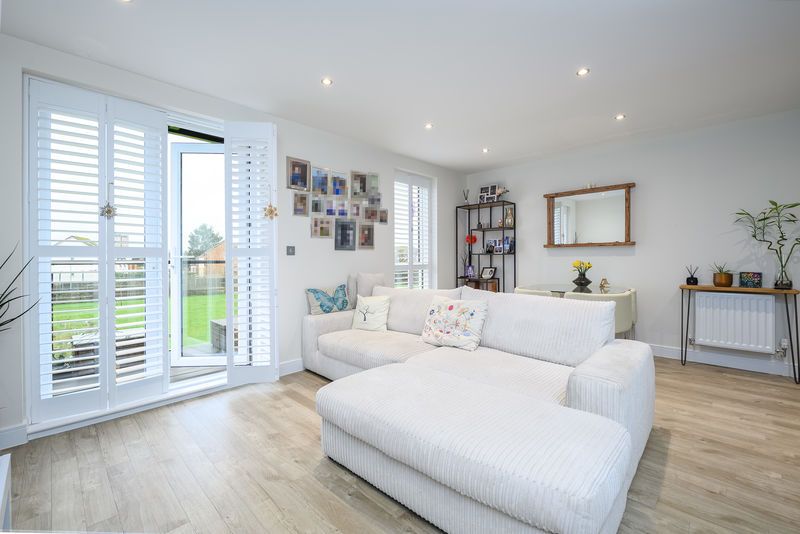 Property photo 3 of 9 Photo 8