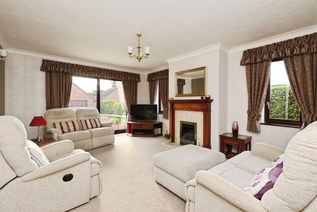 Property photo 2 of 26