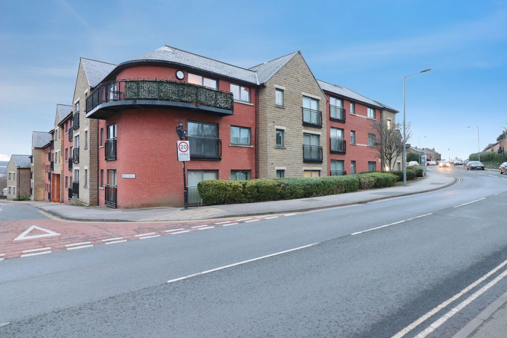 Property photo 2 of 15